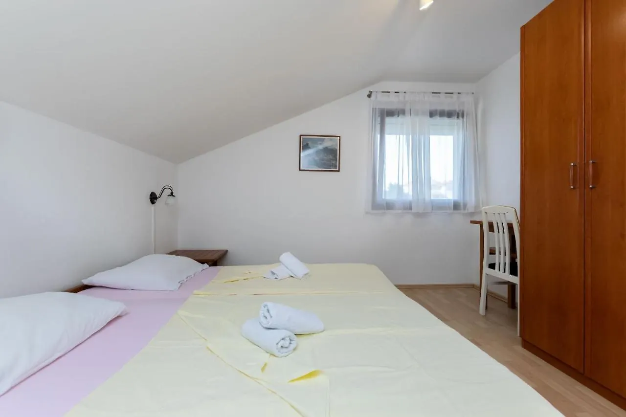 Apartments Ivan M Lopar 0*,  Croatia