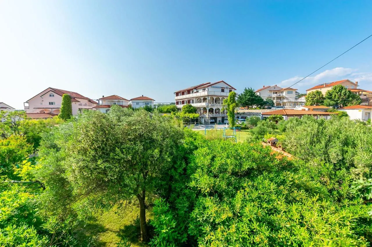 Apartments Ivan M Lopar